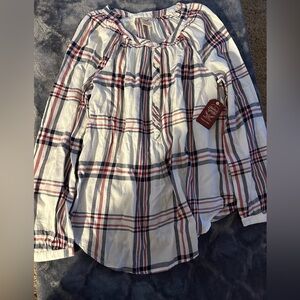 Women shirt size 8-10